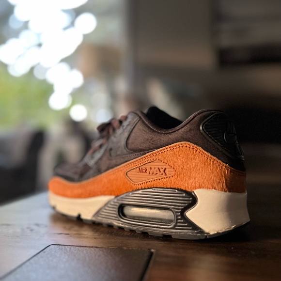 Nike Air Max 90 LX Pony Fur Black US Woman’s Size 7/UK 4.5 - Picture 4 of 5